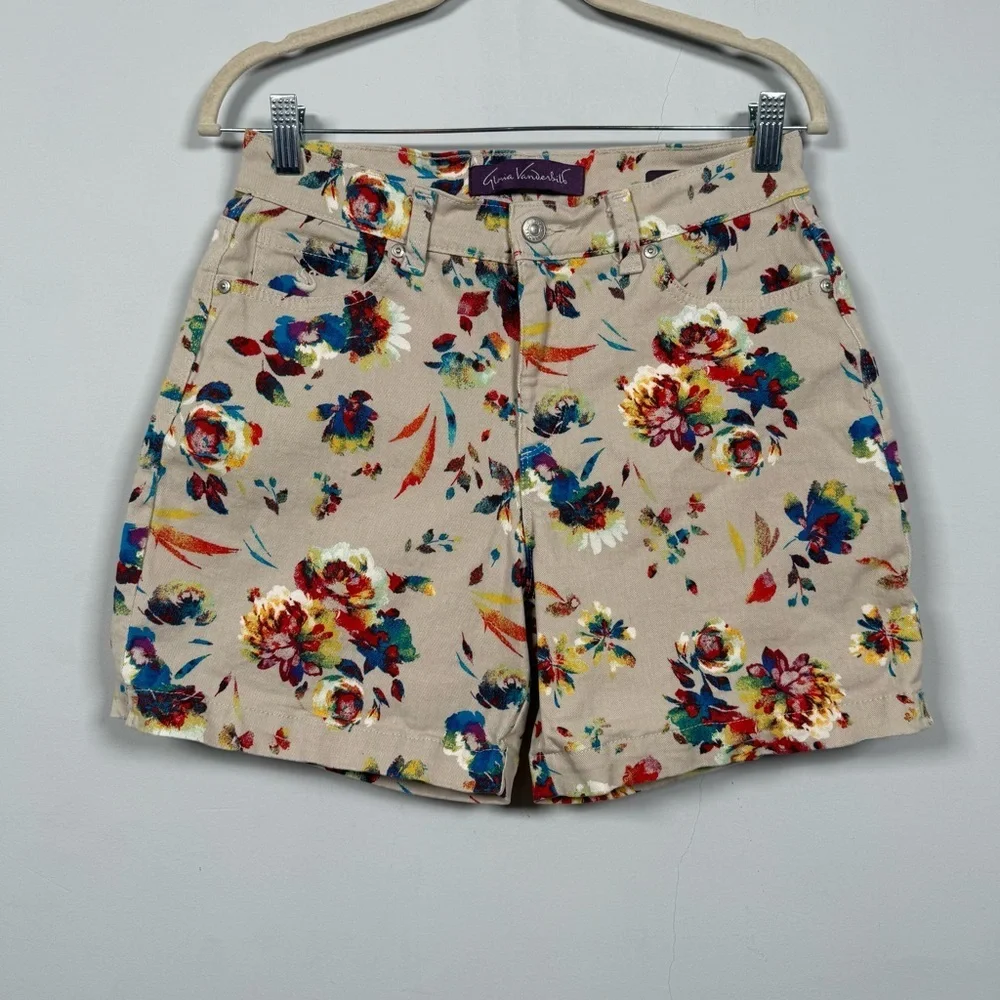 Gloria Vanderbilt Vintage Floral Beige Women's Shorts, Size 6